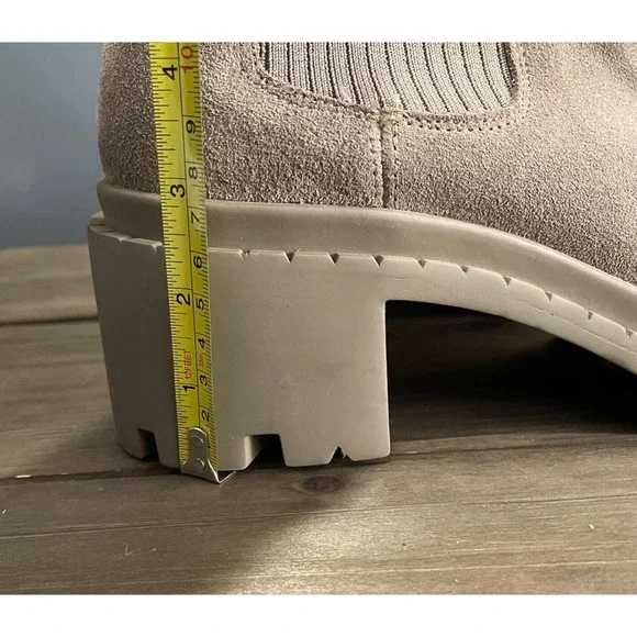 Steve Madden Women's Zappa Lug Sole Boots Size 11 Suede Mushroom Beige Ribbed - Picture 11 of 16